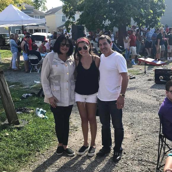 Meet your Posher, Brooke - Picture 1 of 1